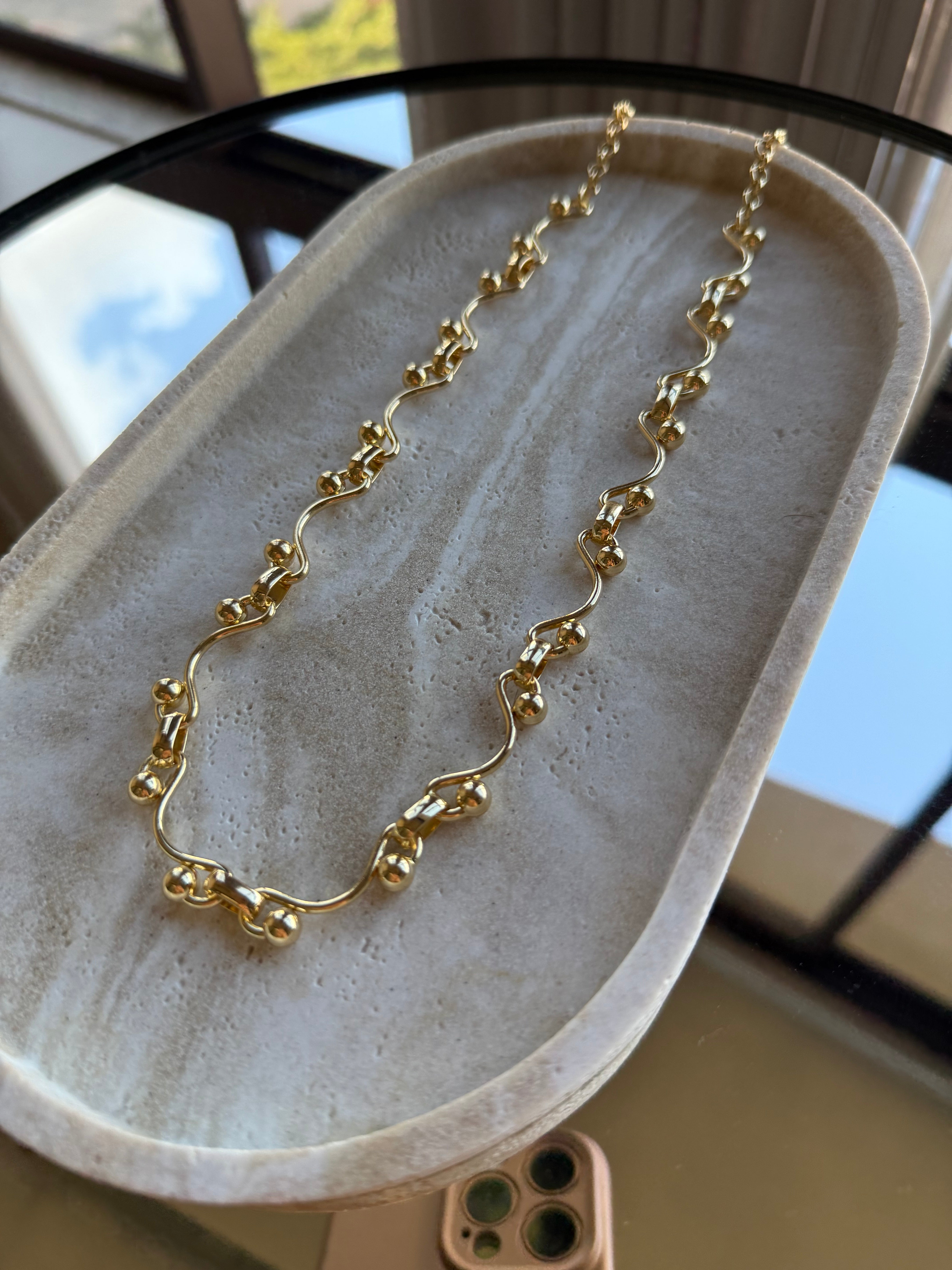 Colar Onda com Esferas