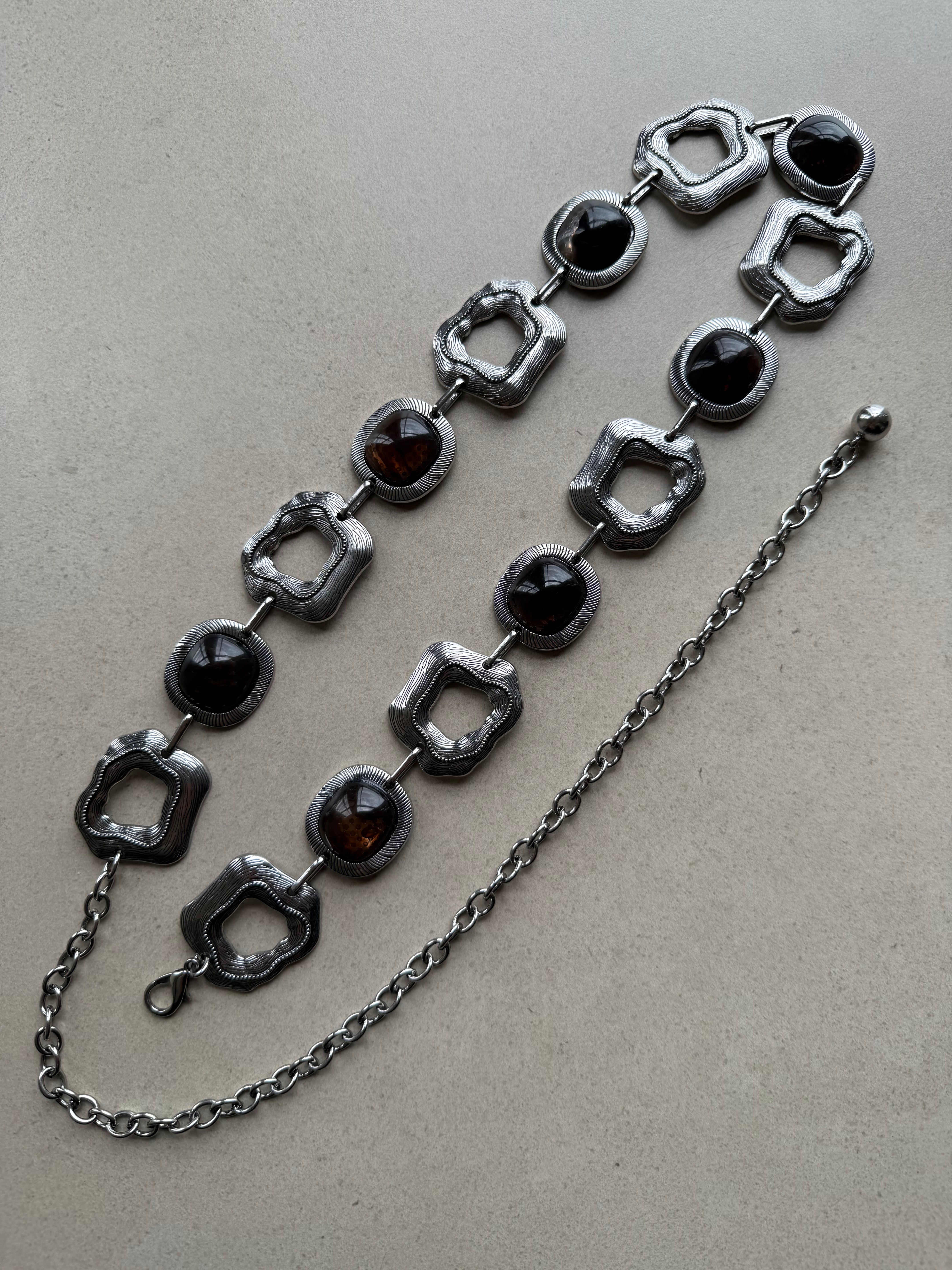 Cinto Metal Assimétrico