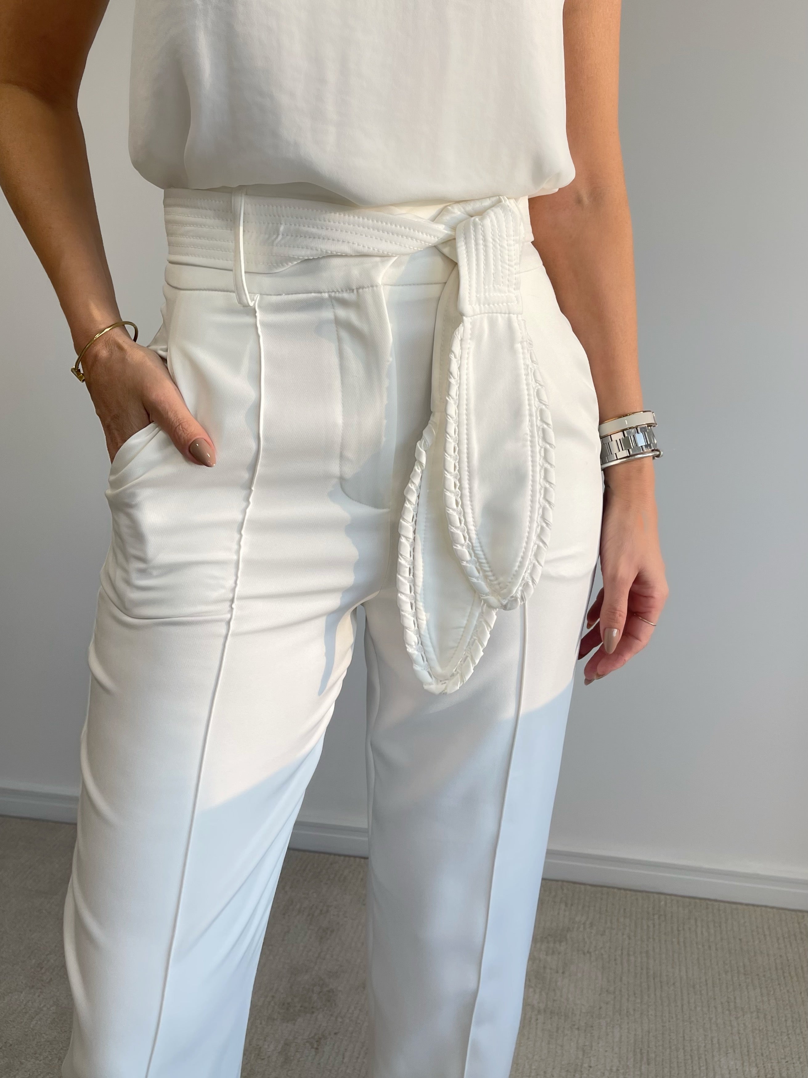 Calça Detalhe Renda