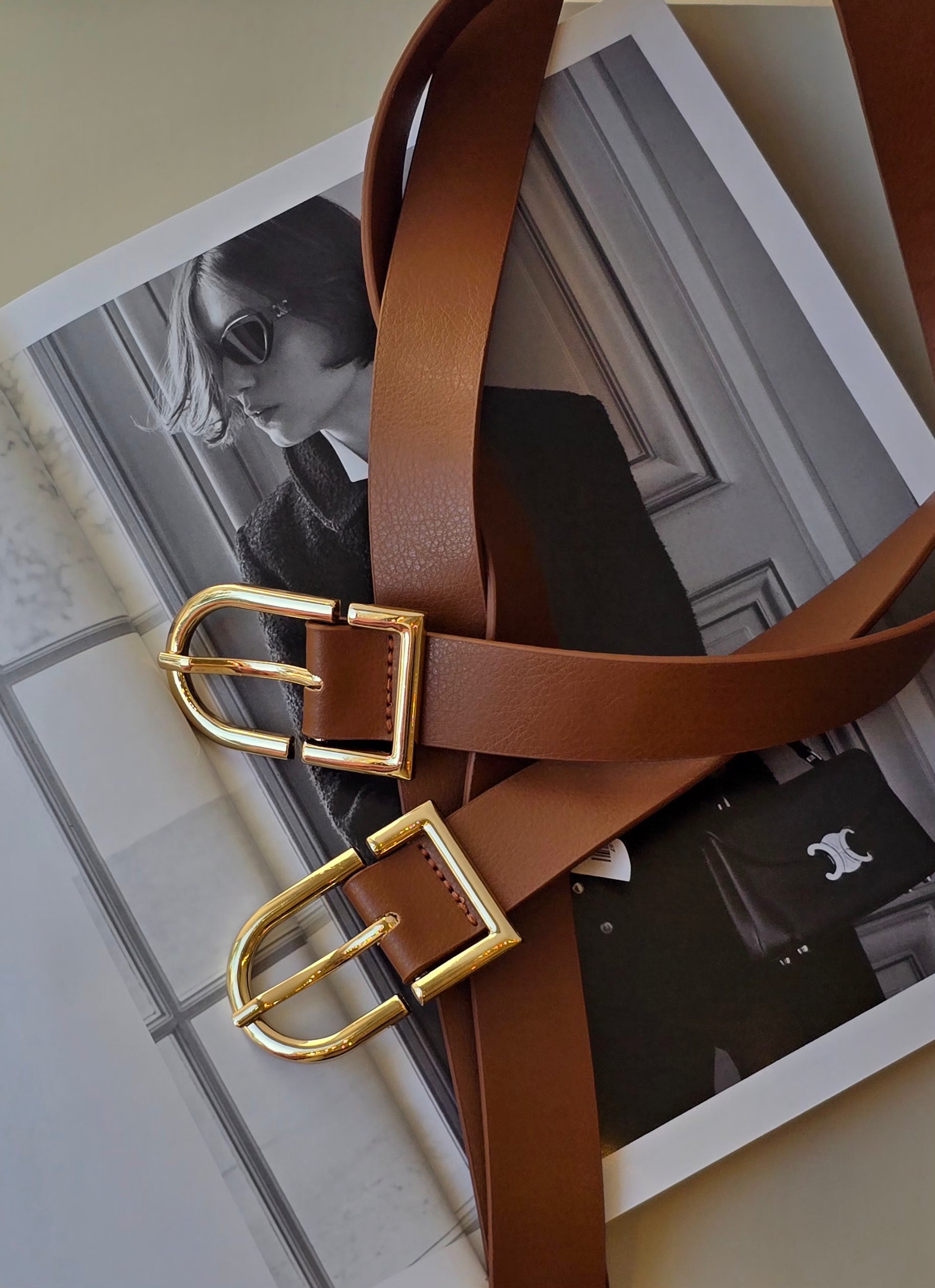 Cinto Clássico Fivela Dourada