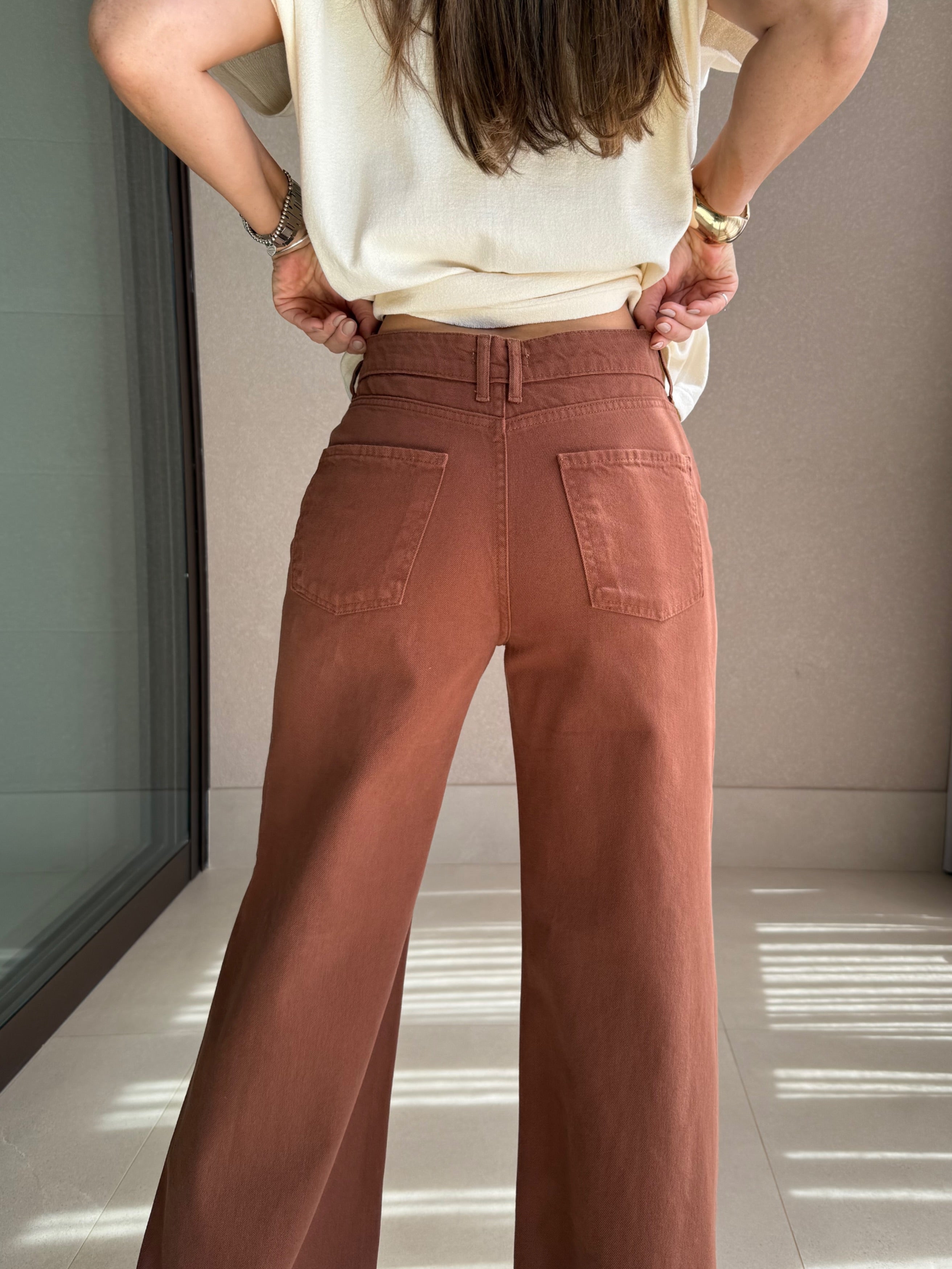 Calça Wide Leg Sarja Marrom