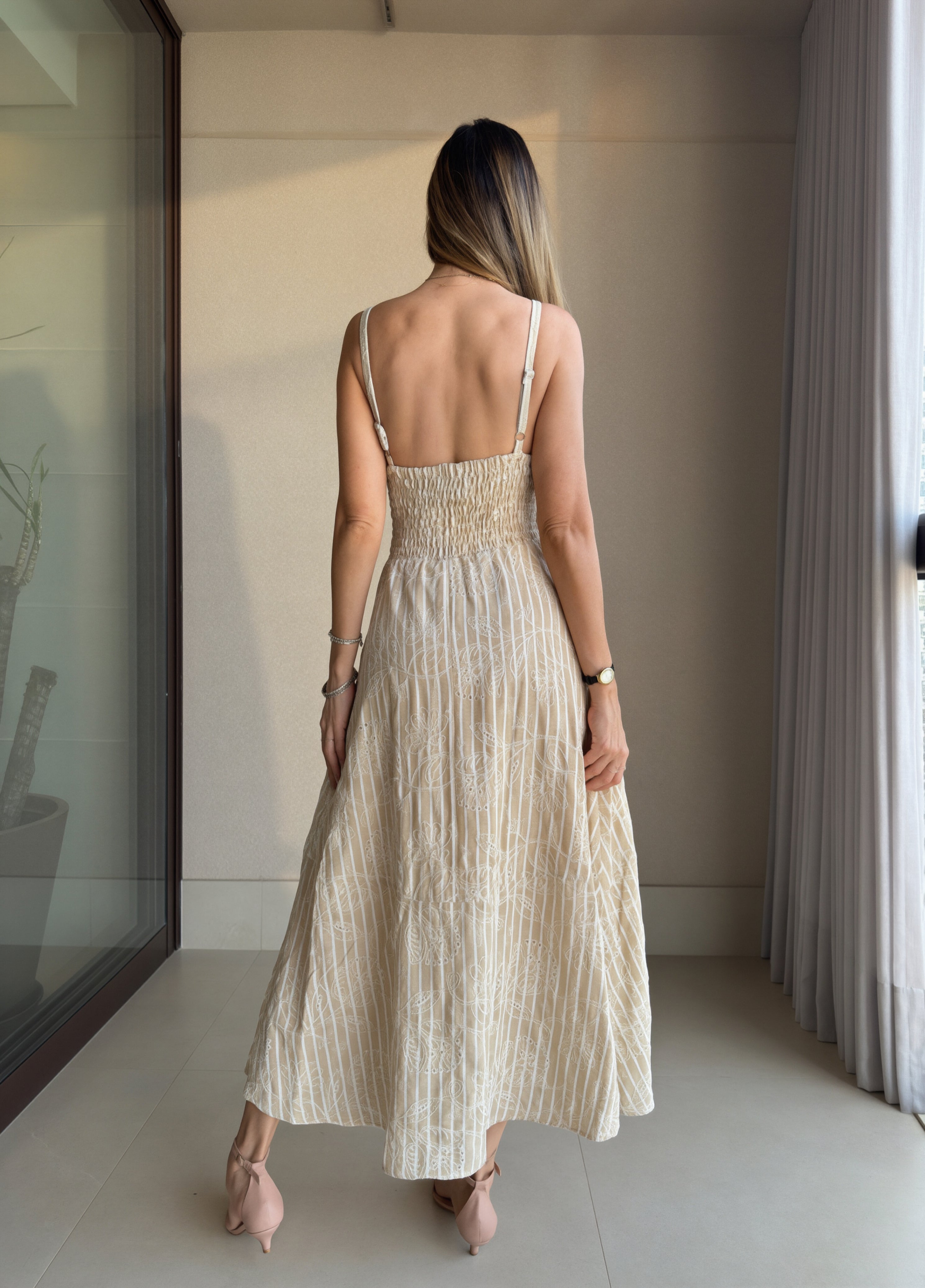 Vestido Midi Bordado