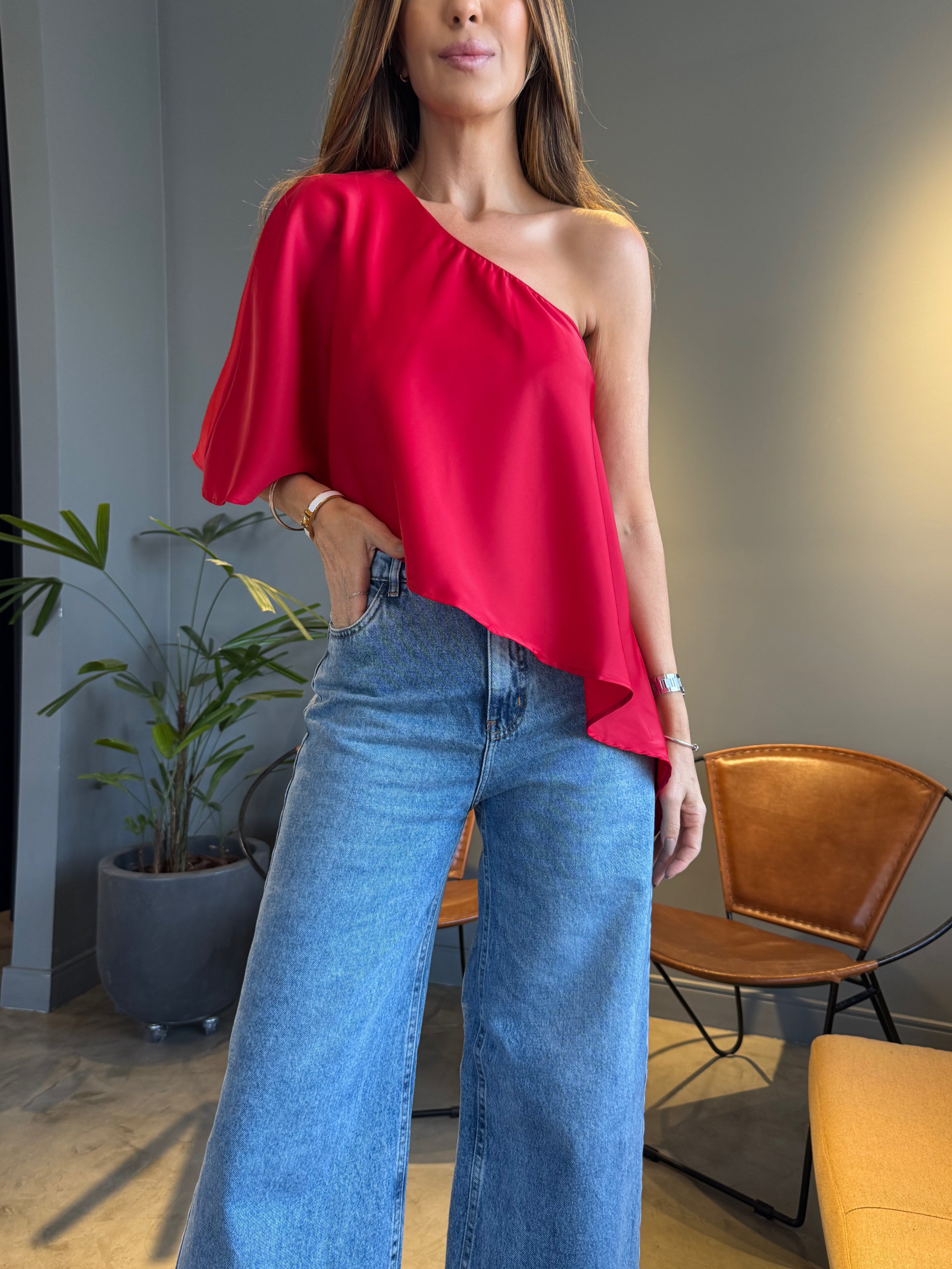 Blusa Cetim um Ombro
