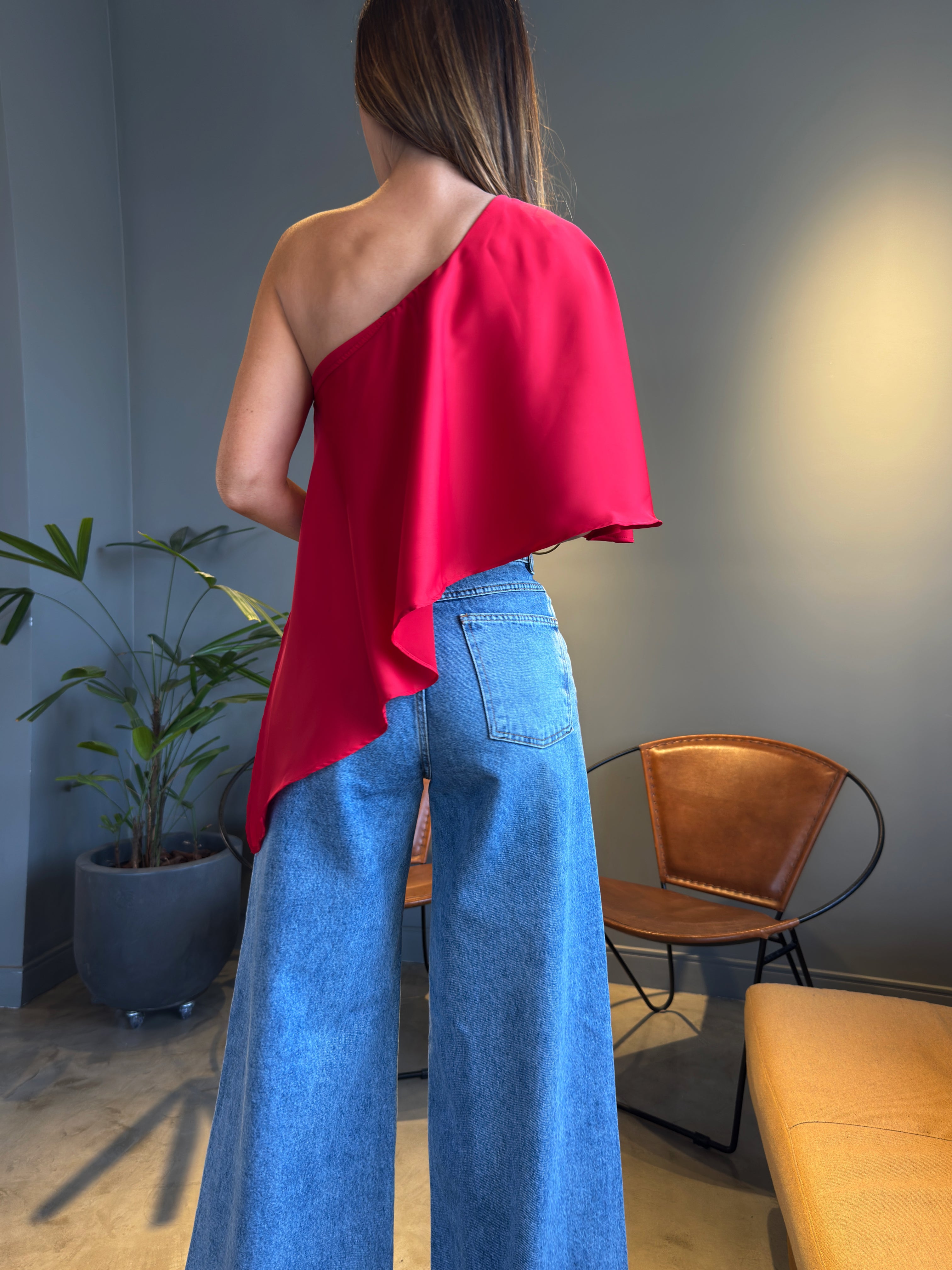 Blusa Cetim um Ombro