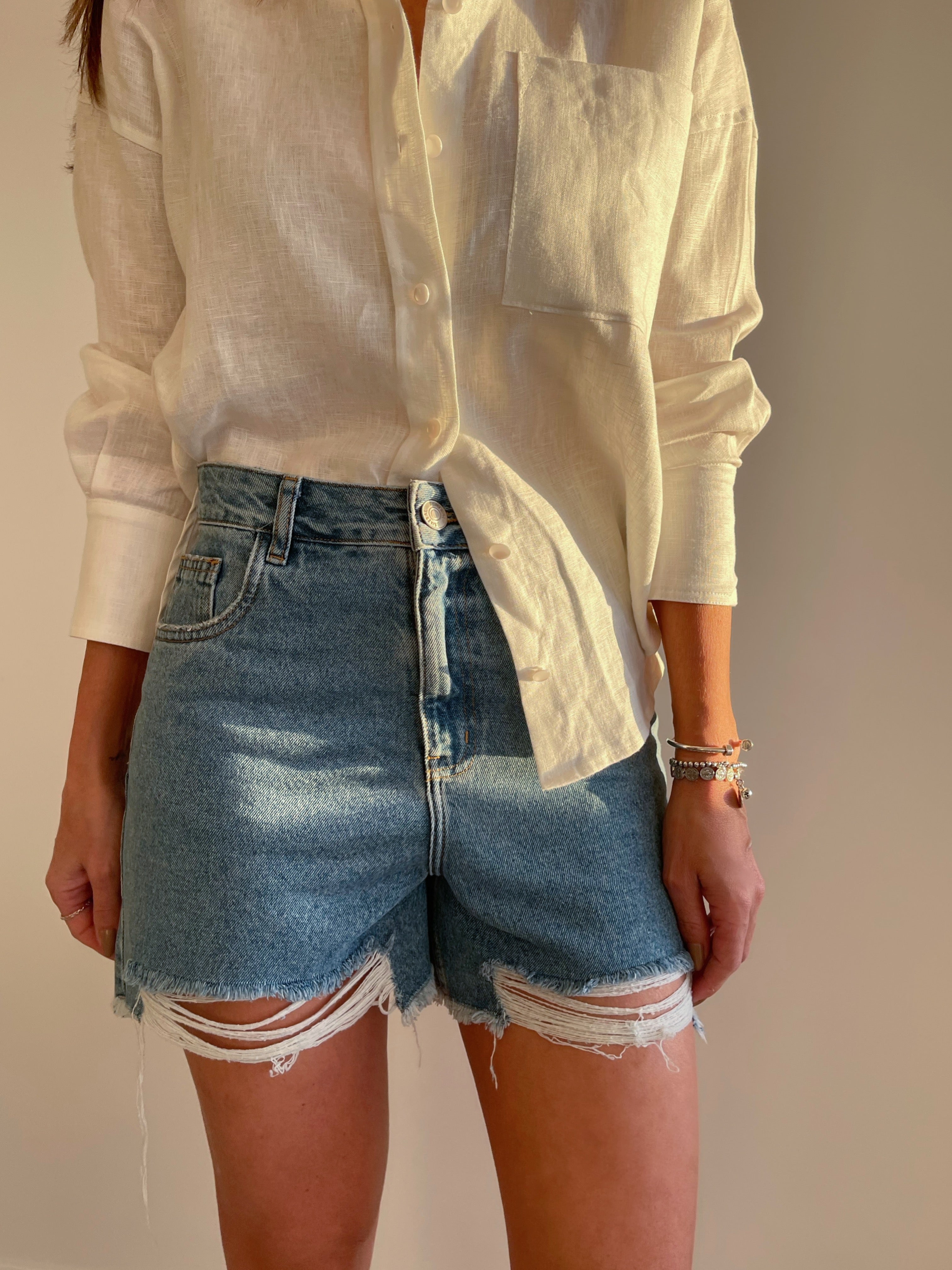 Short Jeans Detalhe Desfiado