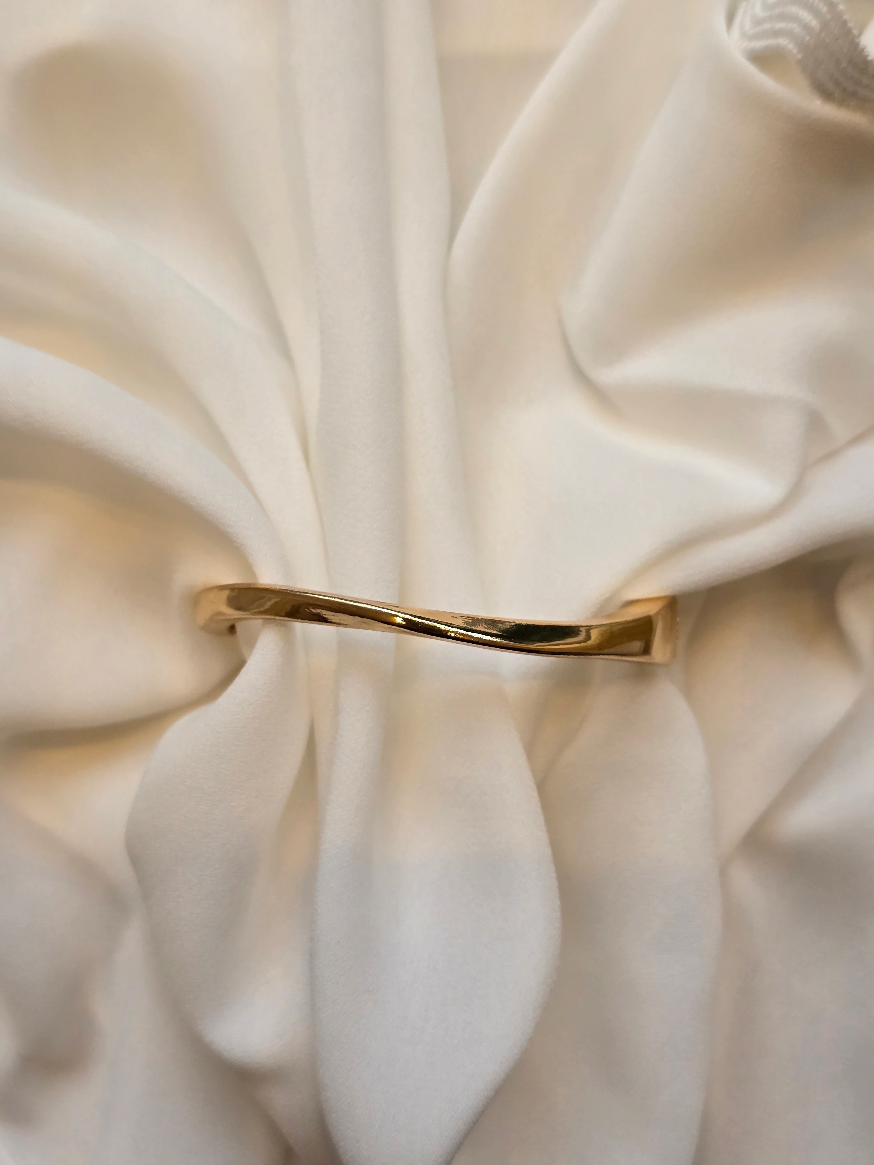 Bracelete Torcido Fino